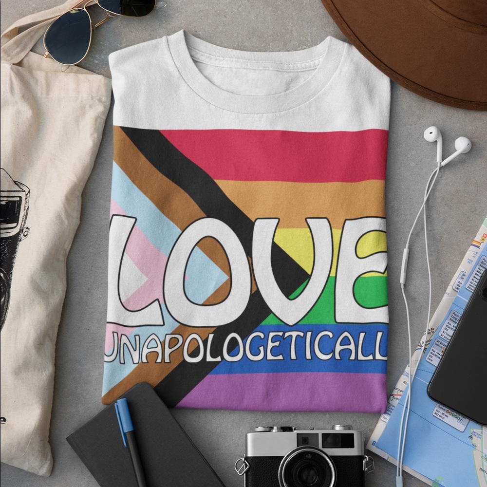 🏳️‍🌈🏳️‍⚧️ Pride T-Shirt - Love Unapologetically 🏳️‍⚧️🏳️‍🌈